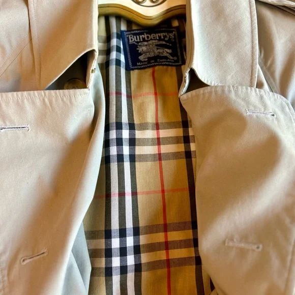 ❤️SALE AUTHENTIC Gorgeous Burberry Beige Trench Coat Fits Women's L-XL ❤️ - Picture 6 of 15